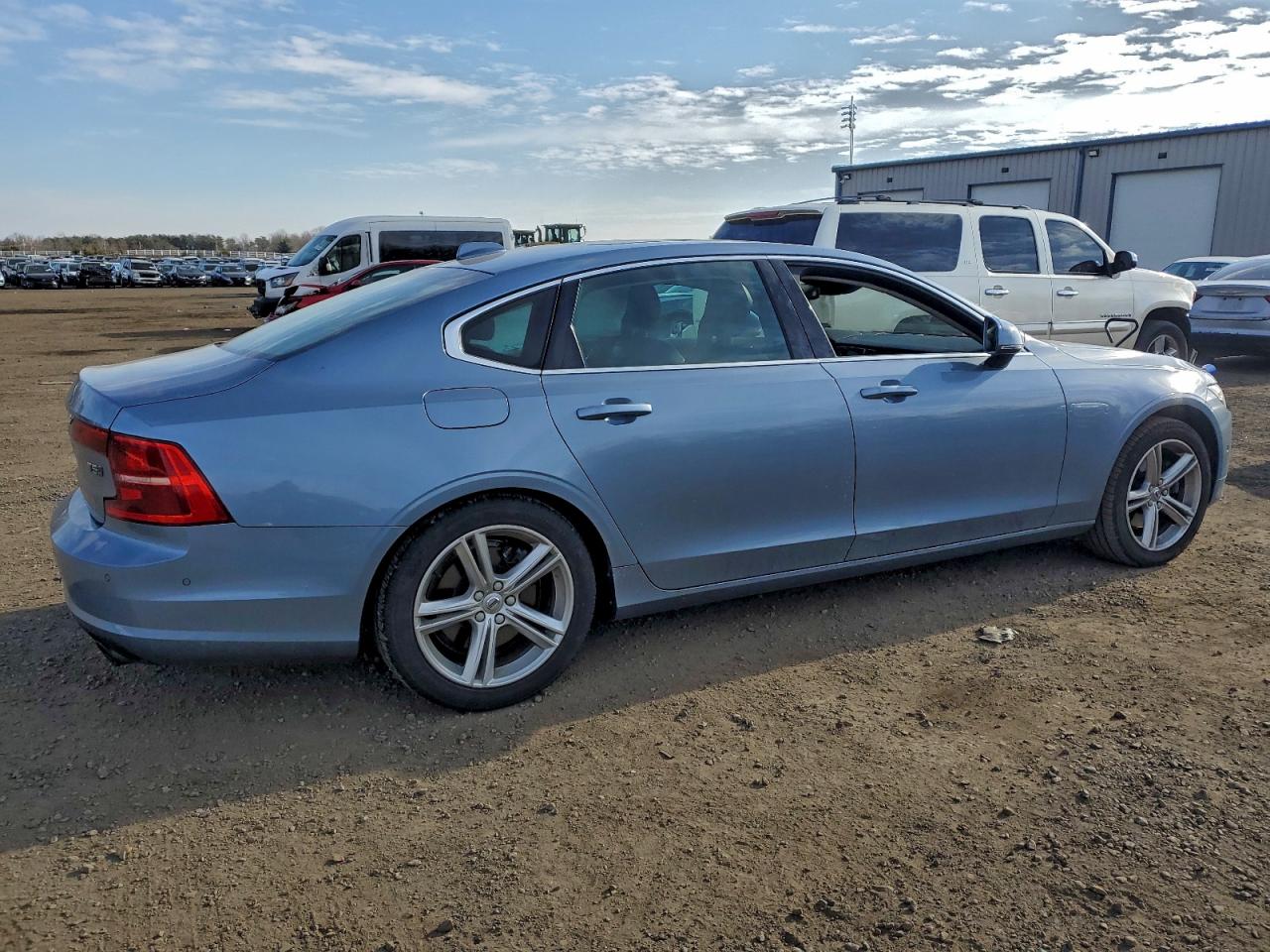 2018 VOLVO S90 T5 MOMENTUM photo 3