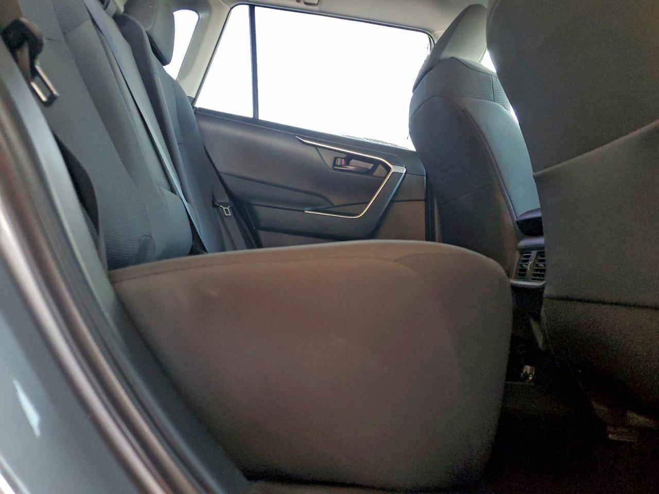 2025 TOYOTA RAV4 LE photo 21