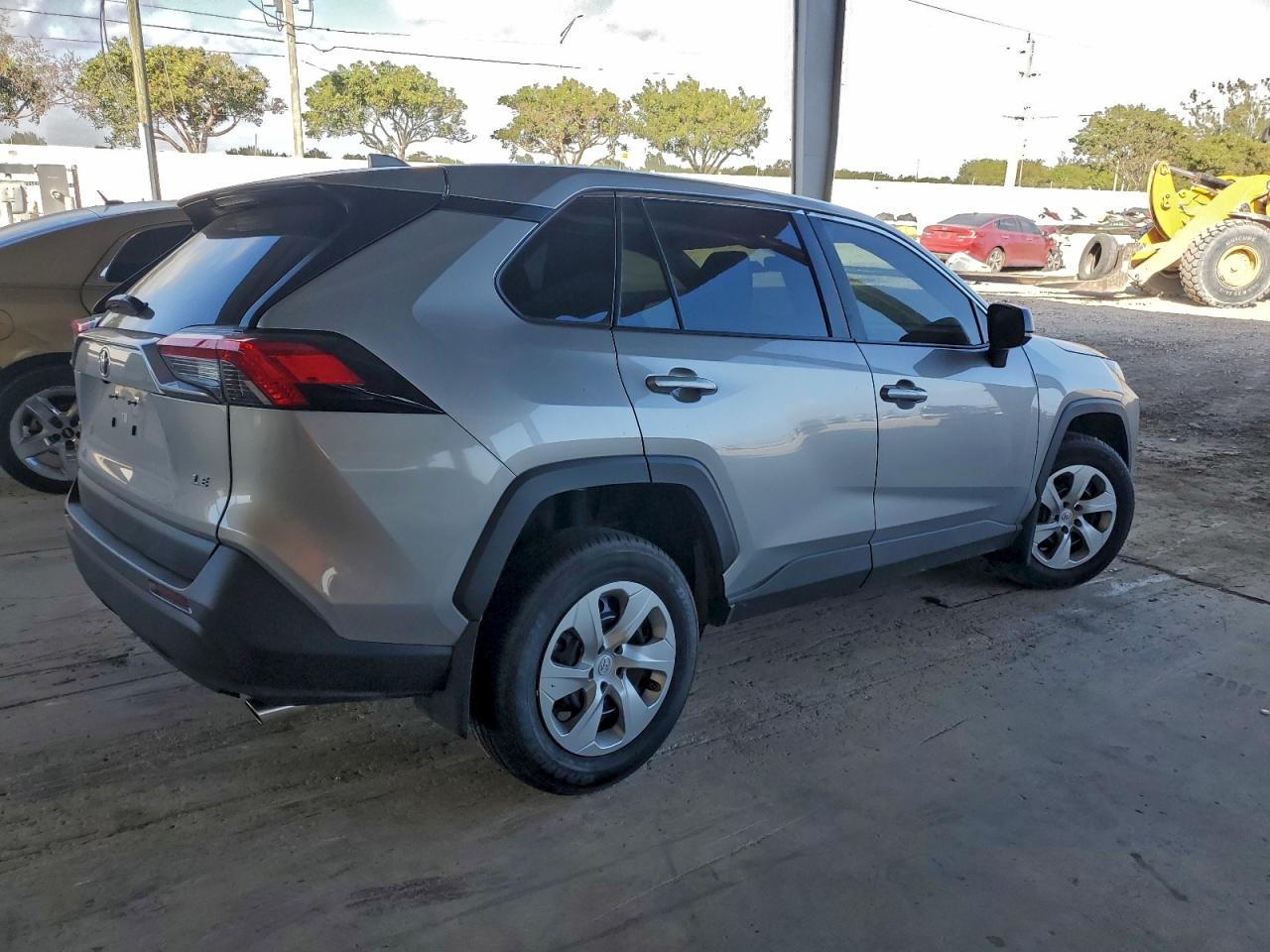 2025 TOYOTA RAV4 LE photo 5