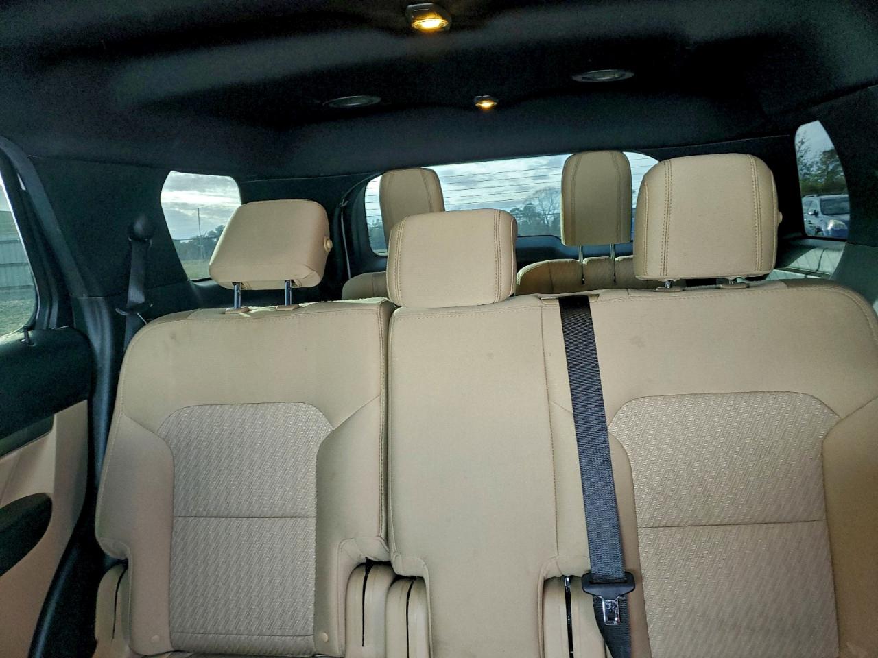 2017 FORD EXPLORER photo 19