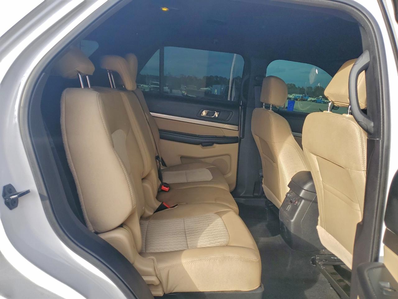 2017 FORD EXPLORER photo 21
