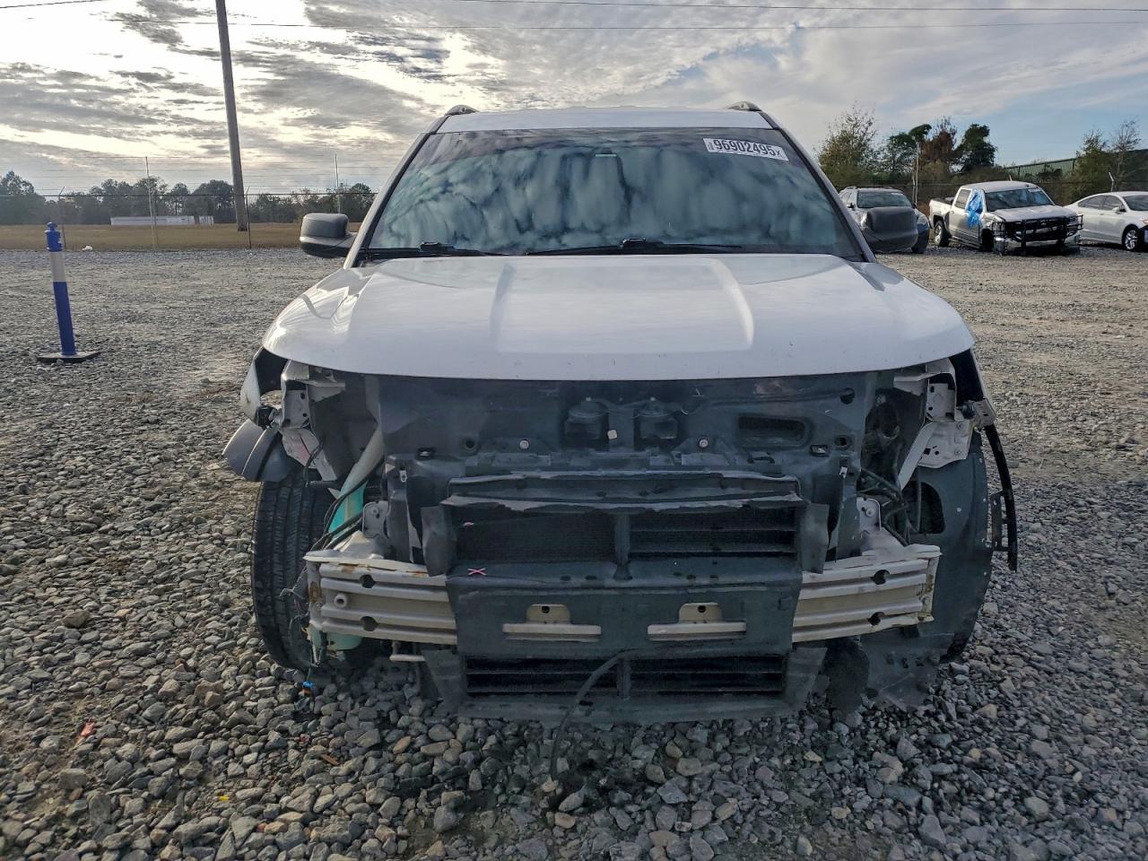 2017 FORD EXPLORER photo 9