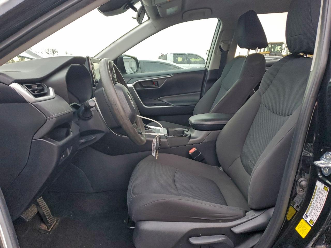 2019 TOYOTA RAV4 LE photo 7