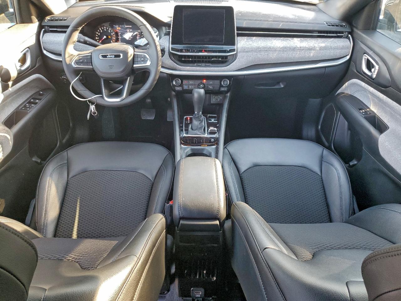 2025 JEEP COMPASS LATITUDE photo 8