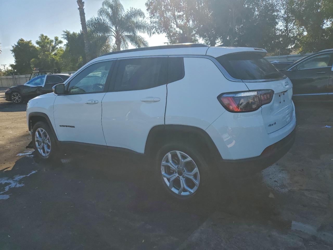 2025 JEEP COMPASS LATITUDE photo 2