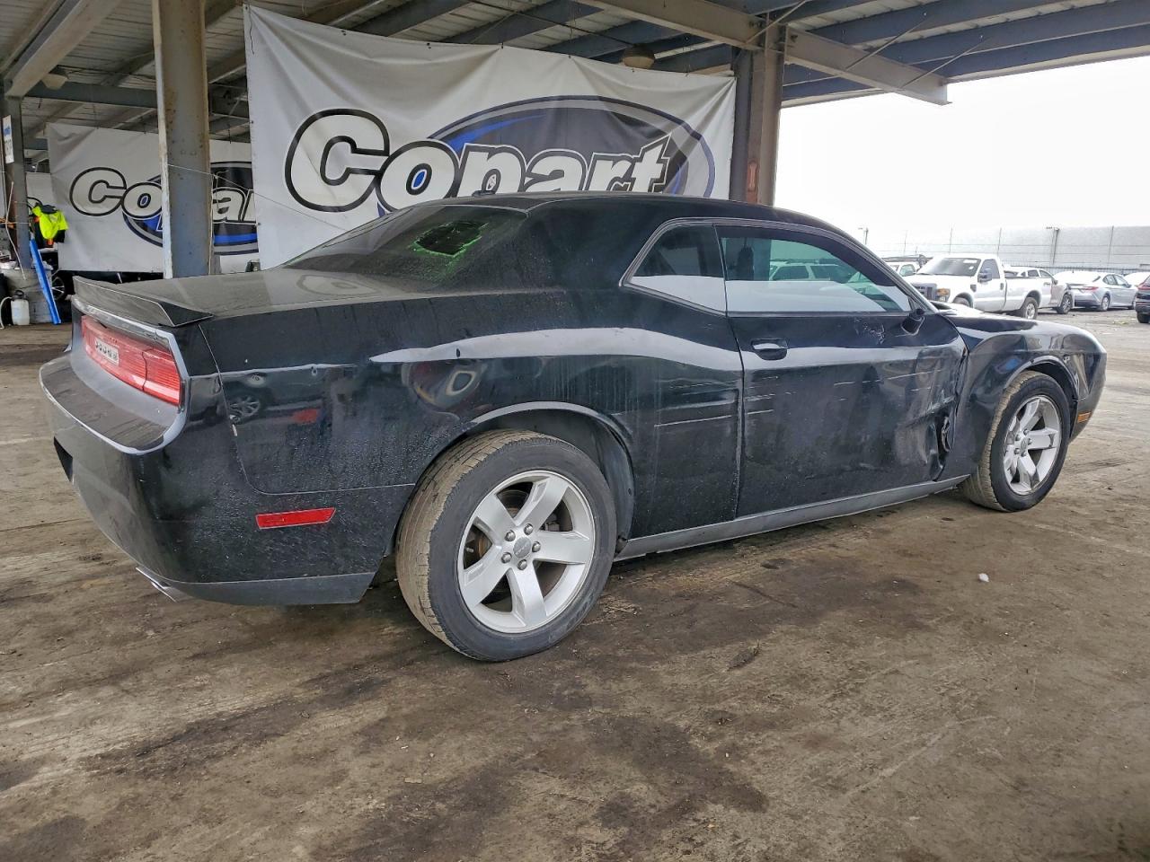 2012 DODGE CHALLENGER SXT photo 3