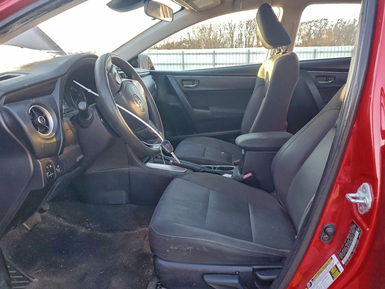 2018 TOYOTA COROLLA L photo 13