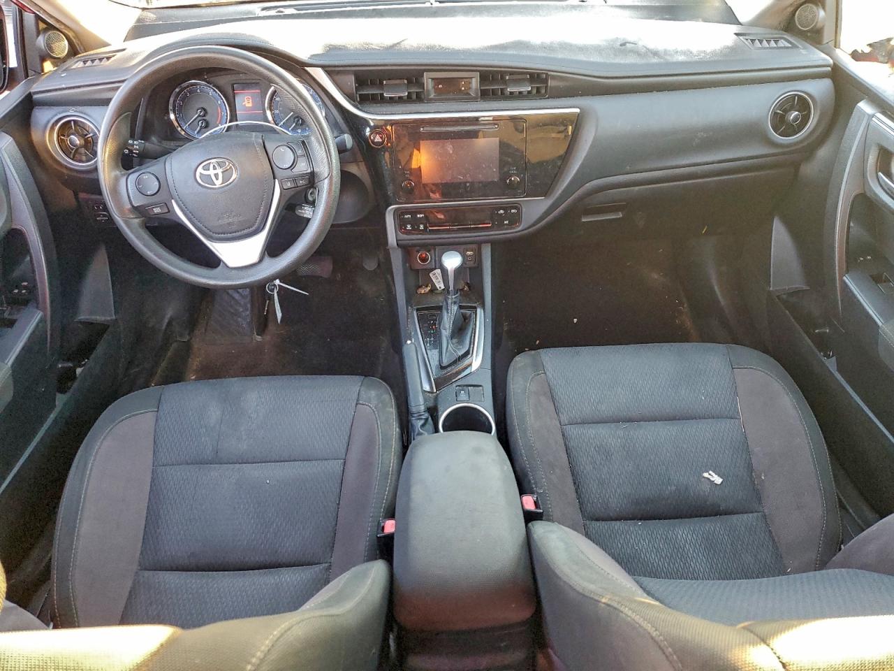 2018 TOYOTA COROLLA L photo 15