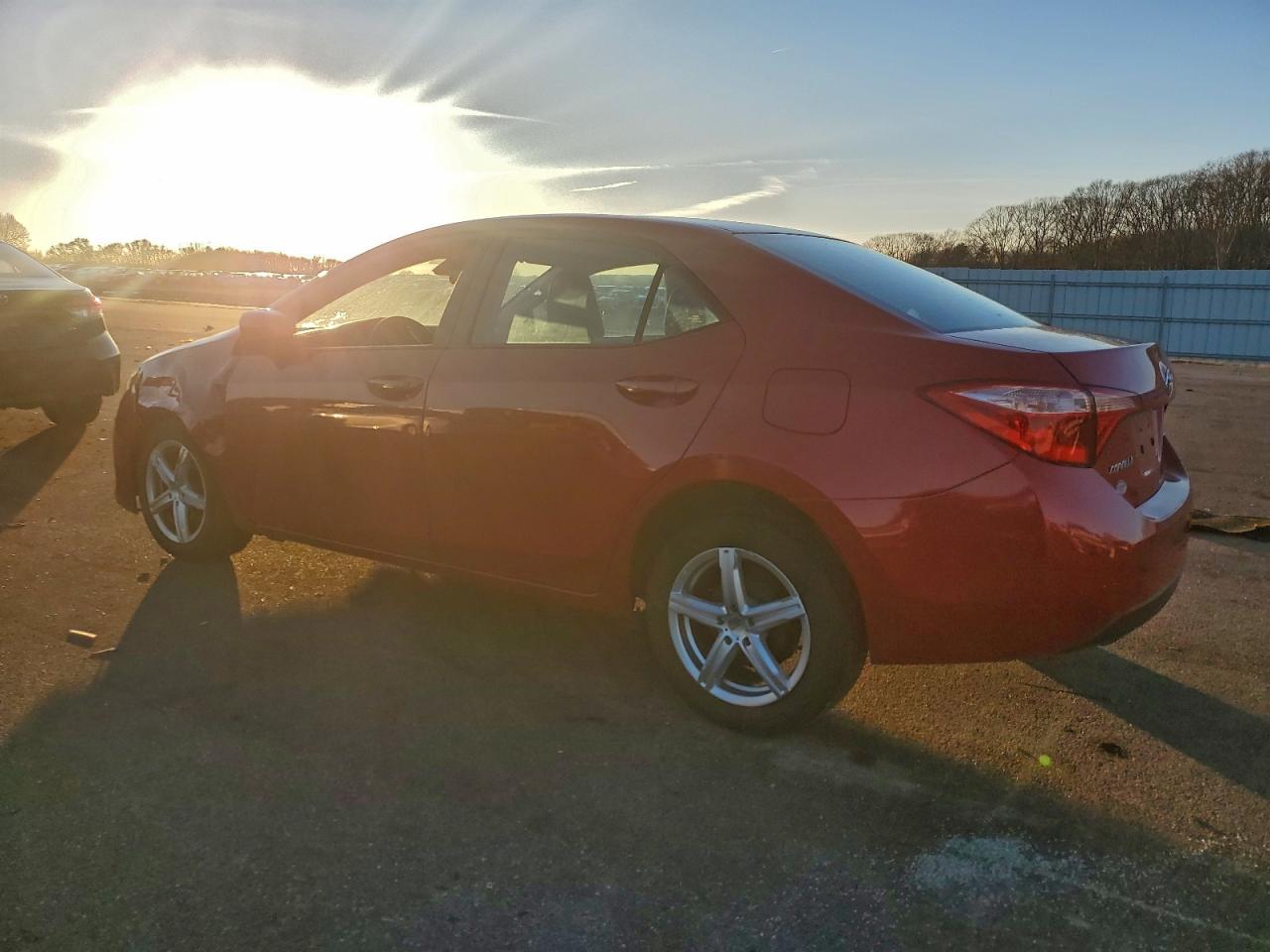 2018 TOYOTA COROLLA L photo 3