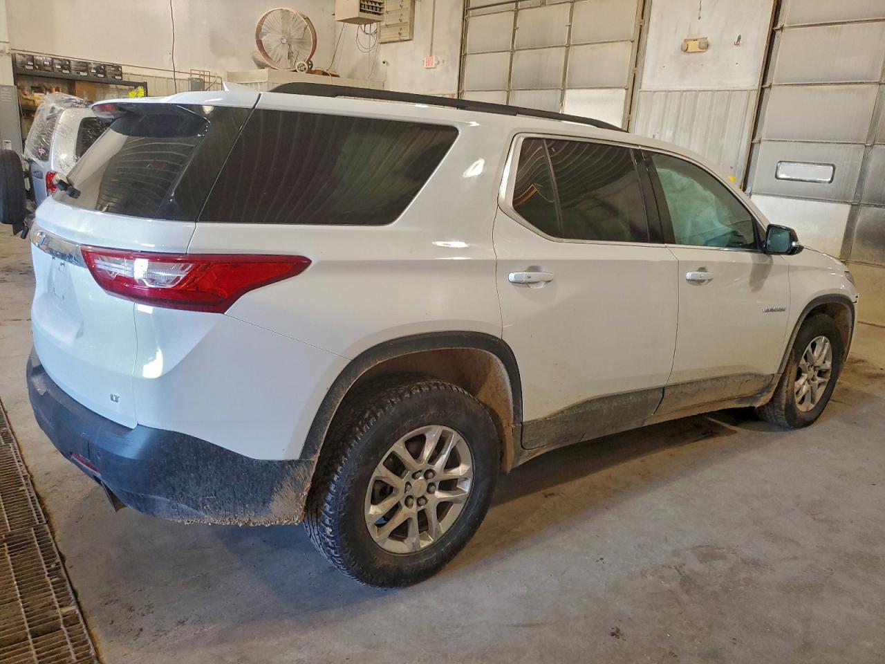 2019 CHEVROLET TRAVERSE LT photo 3