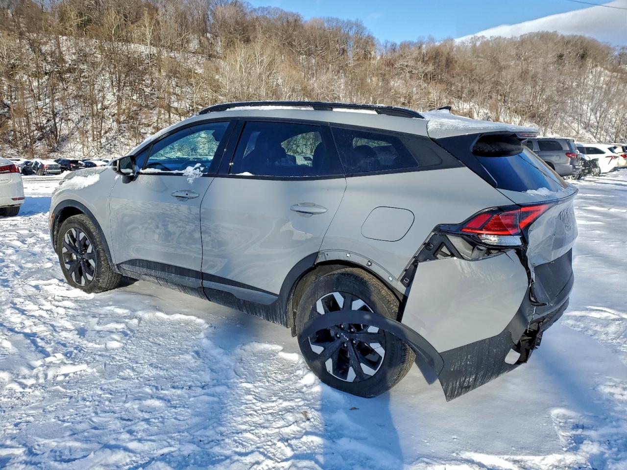 2023 KIA SPORTAGE X LINE photo 2
