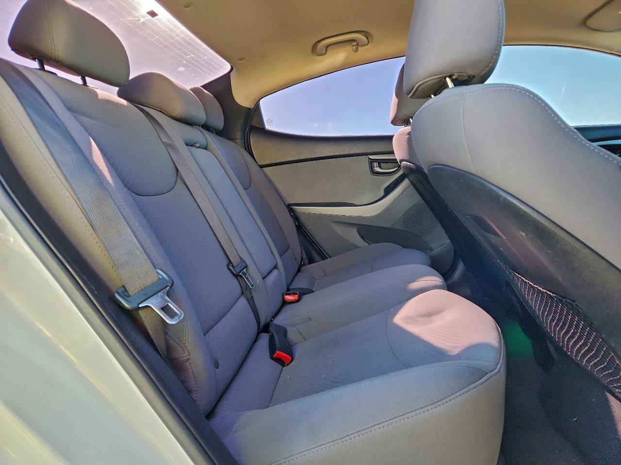 2014 HYUNDAI ELANTRA SE photo 10