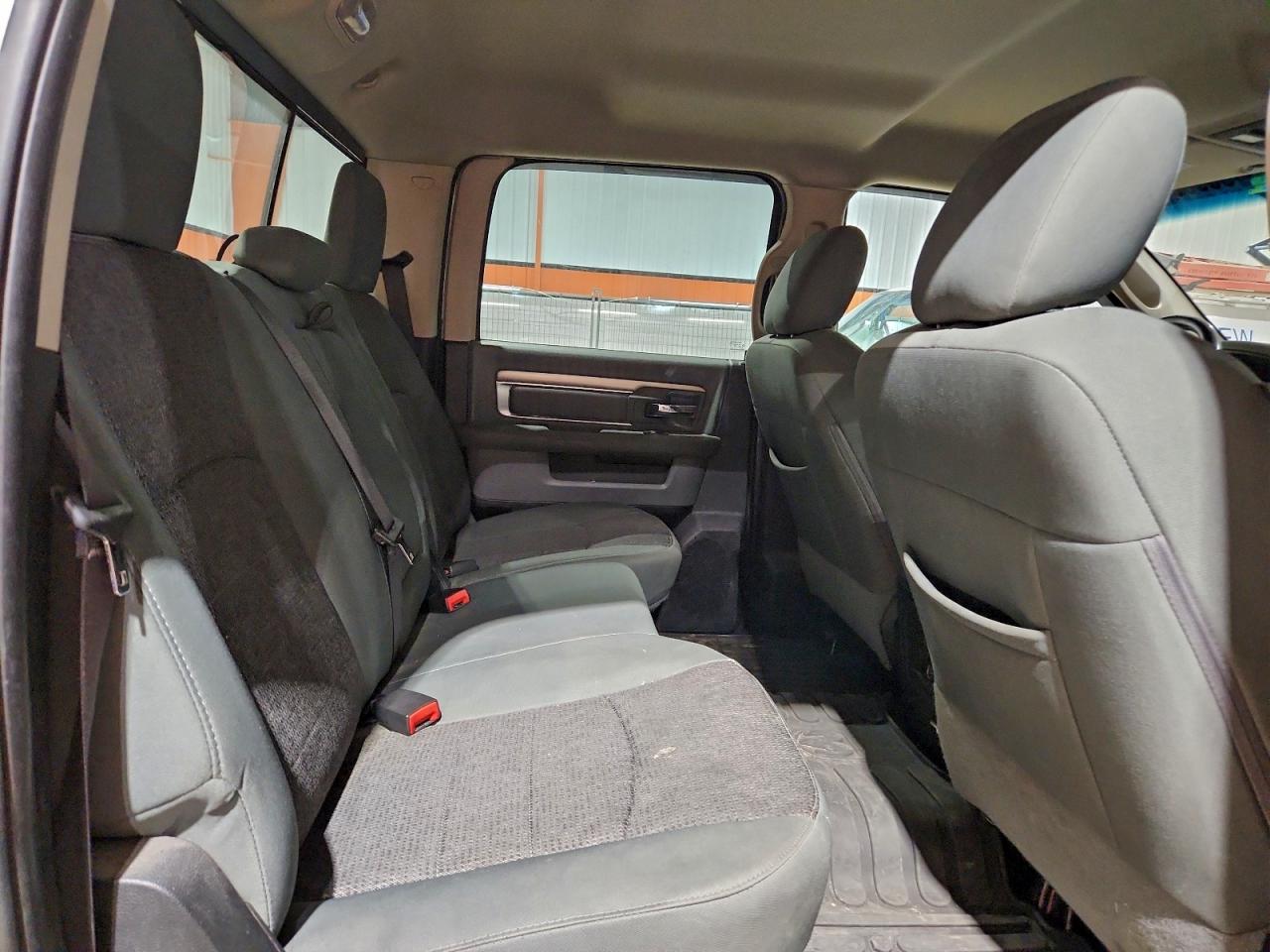 2016 RAM 1500 SLT photo 10