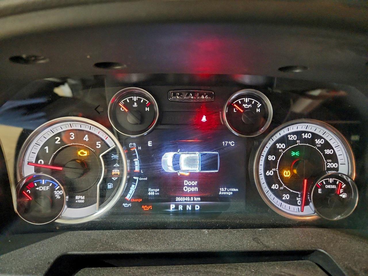 2016 RAM 1500 SLT photo 9