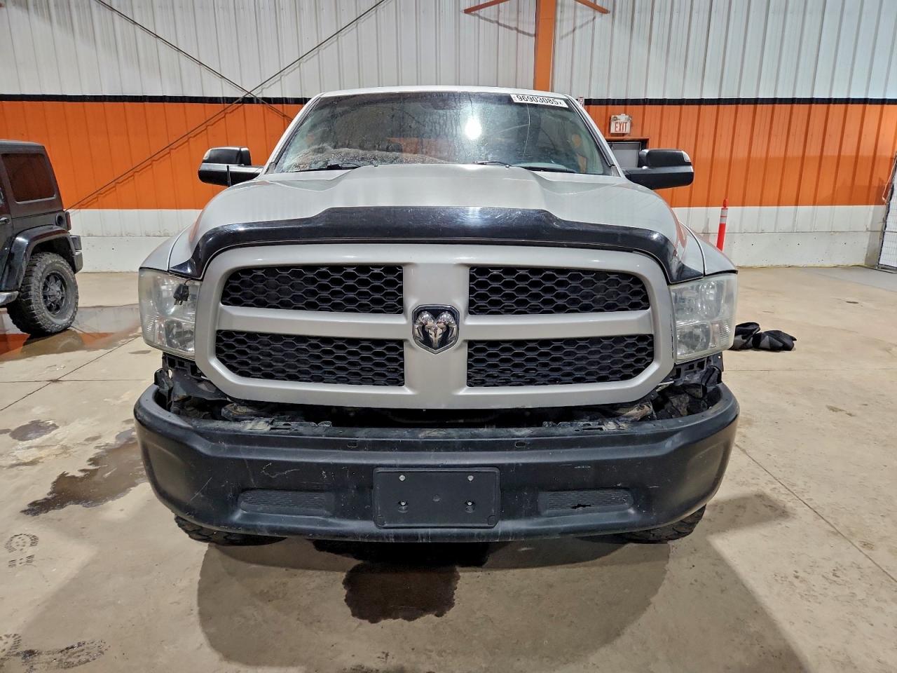 2016 RAM 1500 SLT photo 5