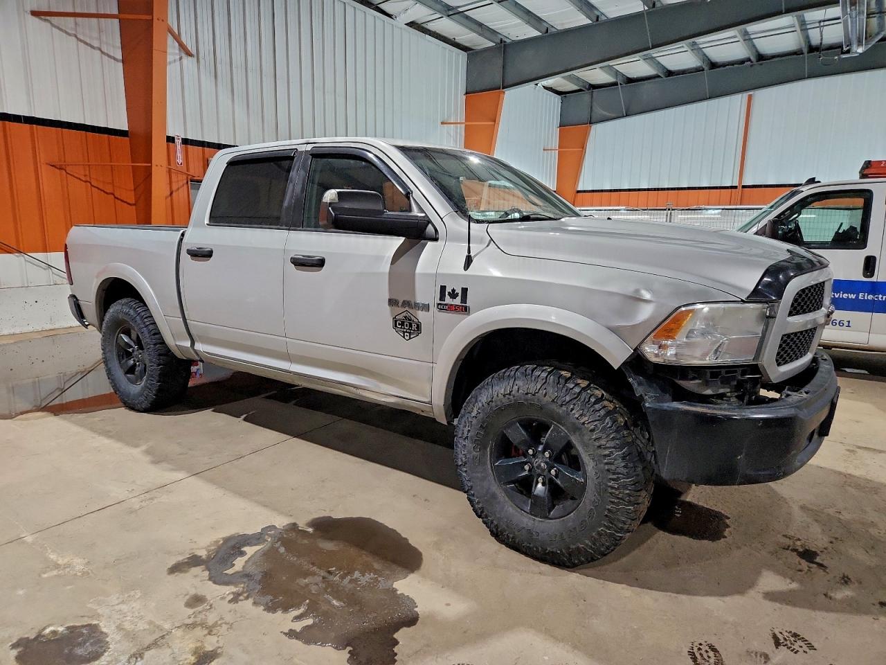 2016 RAM 1500 SLT photo 4