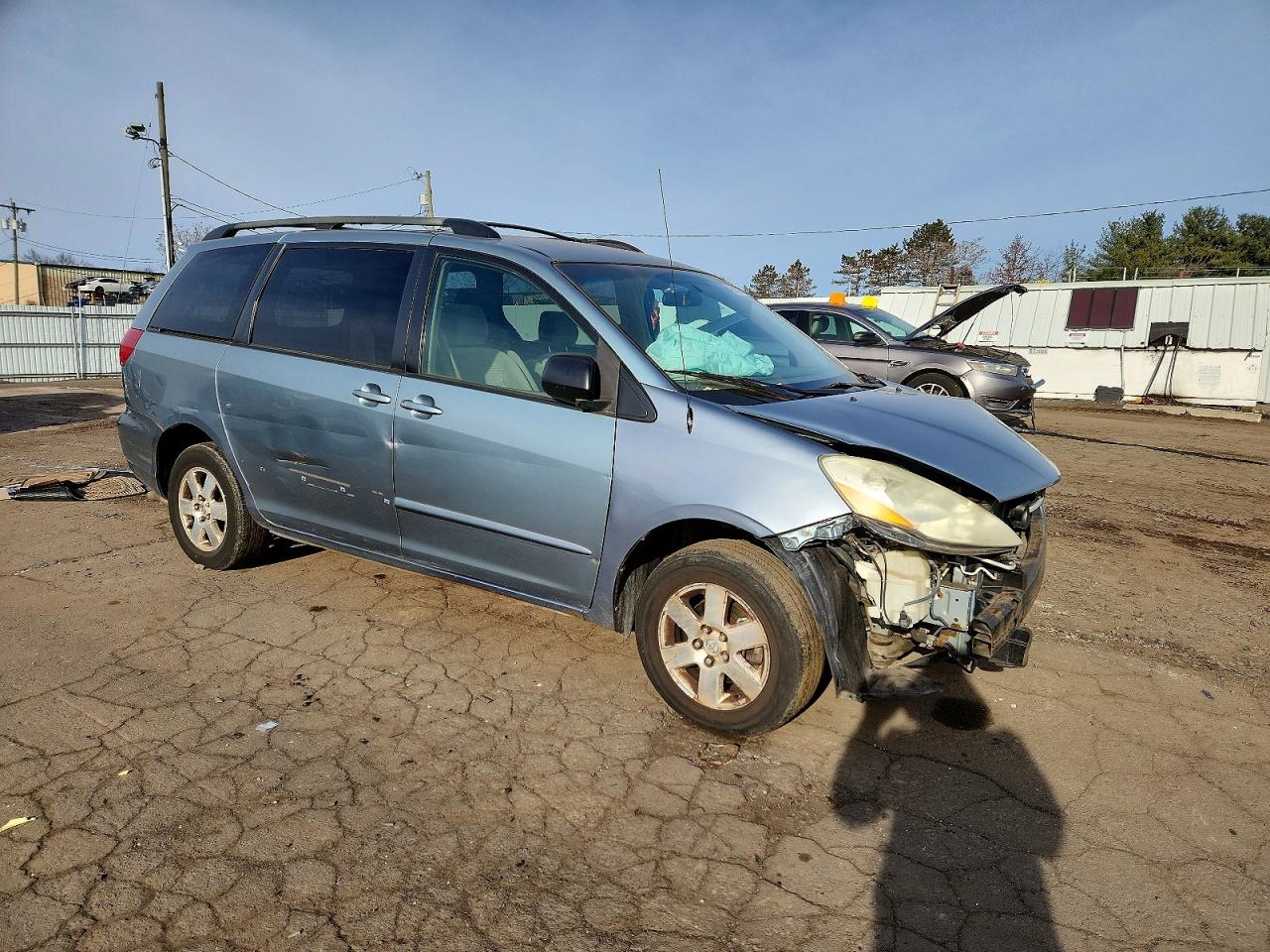 2006 TOYOTA SIENNA LE photo 4