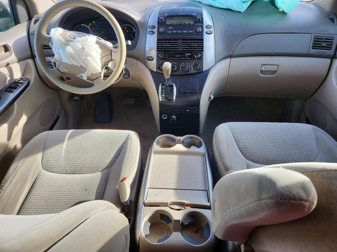 2006 TOYOTA SIENNA LE photo 8