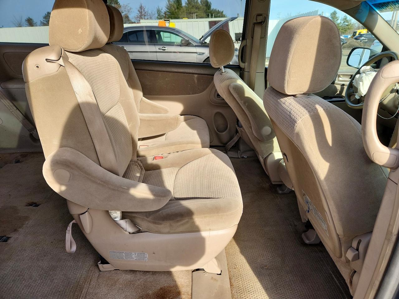 2006 TOYOTA SIENNA LE photo 11