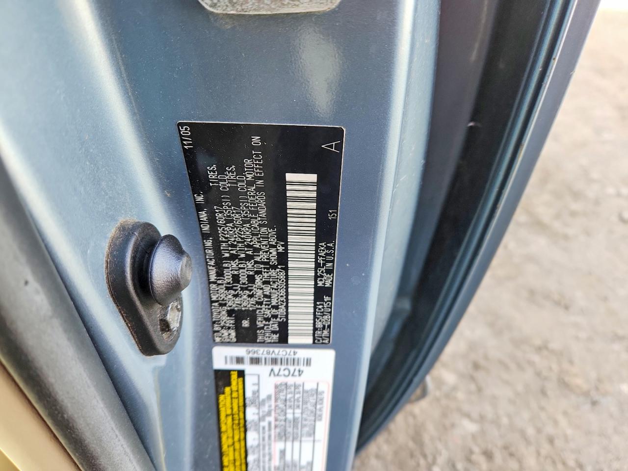 2006 TOYOTA SIENNA LE photo 13