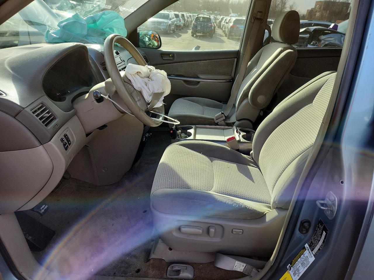 2006 TOYOTA SIENNA LE photo 7