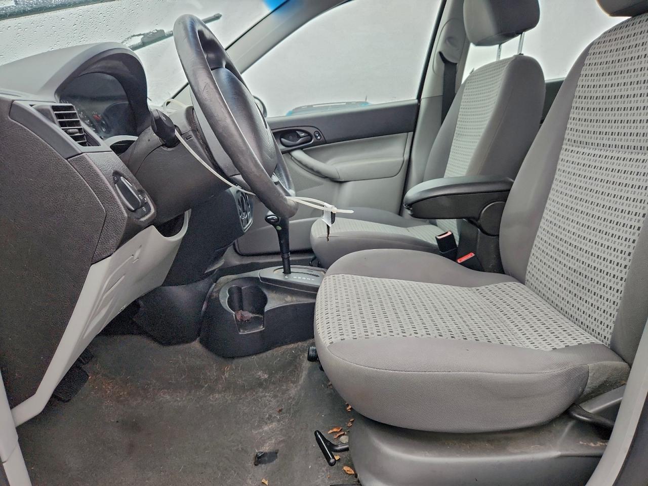 2007 FORD FOCUS ZX4 photo 7