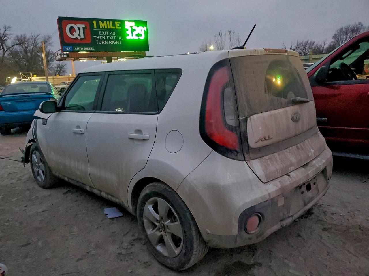 2017 KIA SOUL photo 2