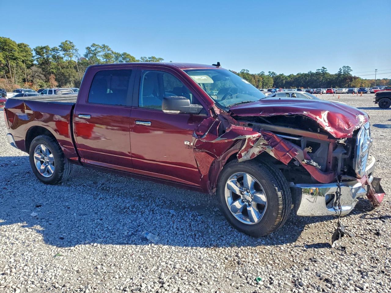 2017 RAM 1500 SLT photo 4
