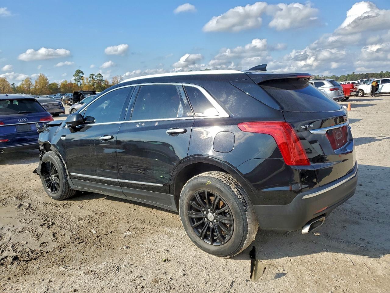 2018 CADILLAC XT5 photo 3