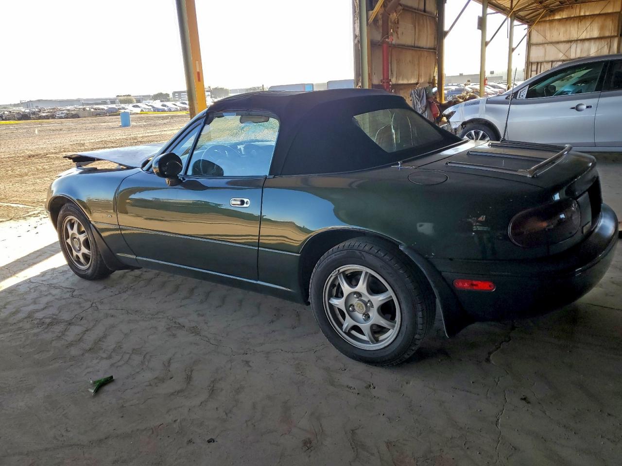 1997 MAZDA MX-5 MIATA photo 2