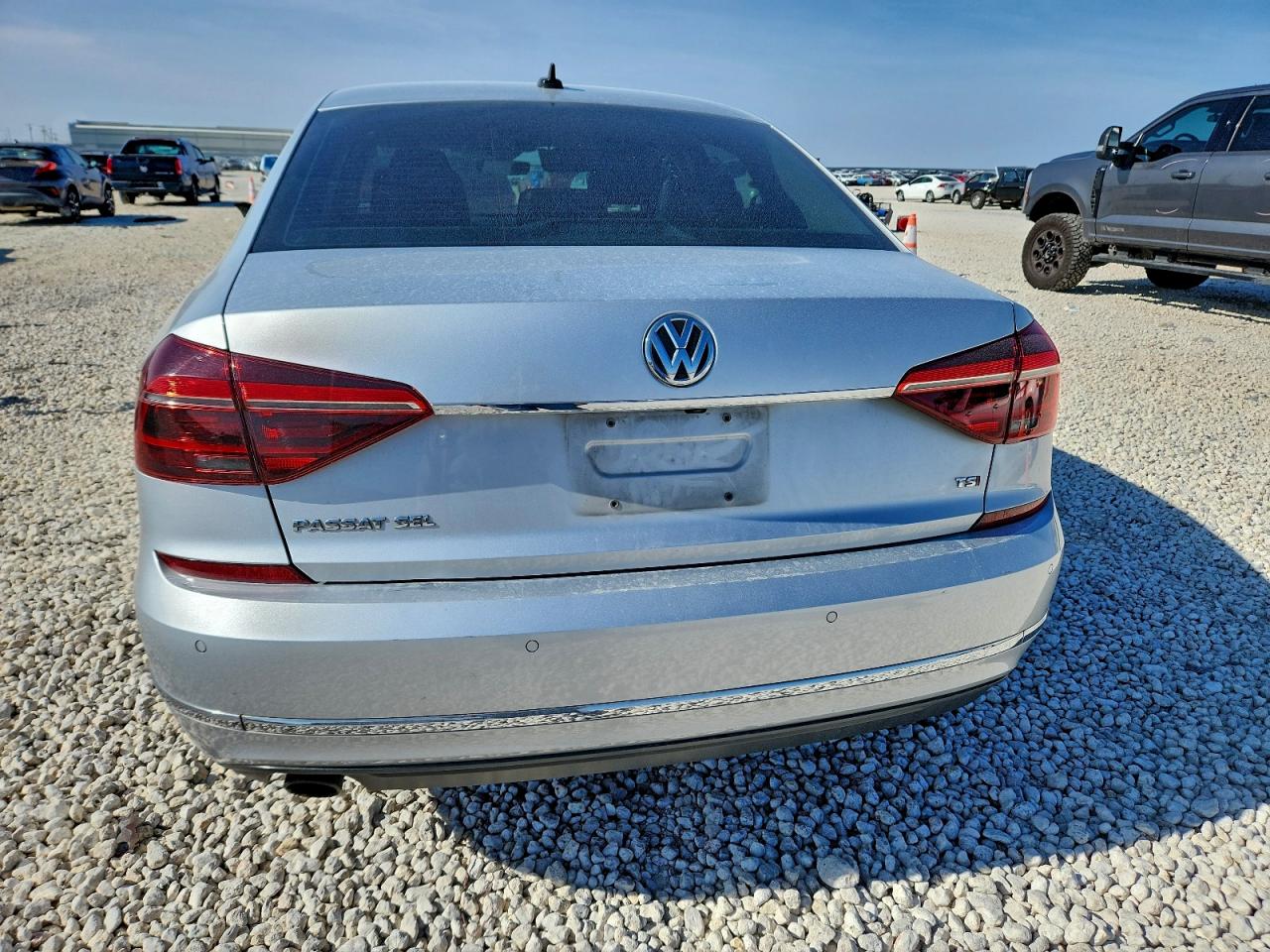 2017 VOLKSWAGEN PASSAT SEL PREMIUM photo 6