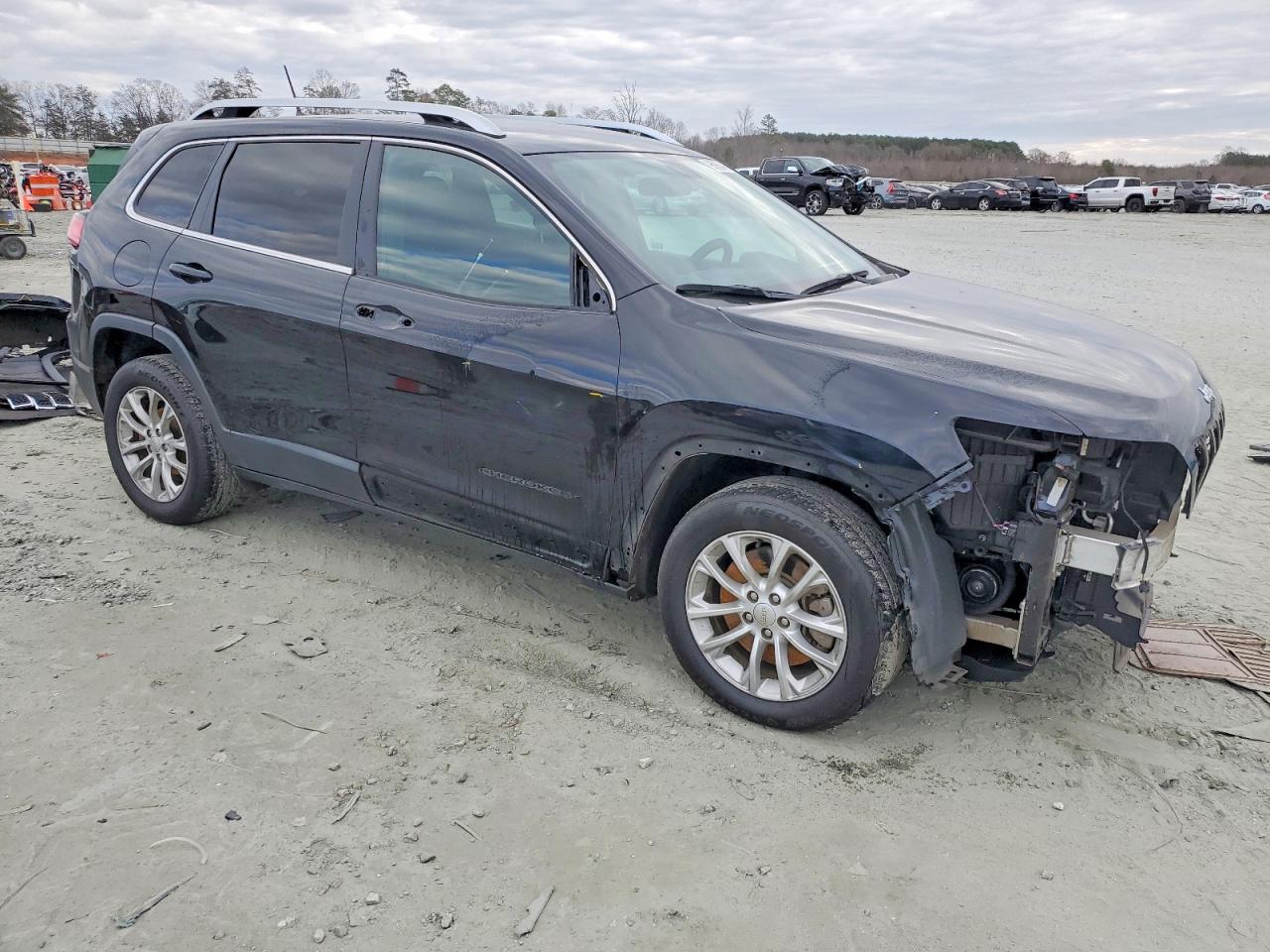 2019 JEEP CHEROKEE LATITUDE photo 4