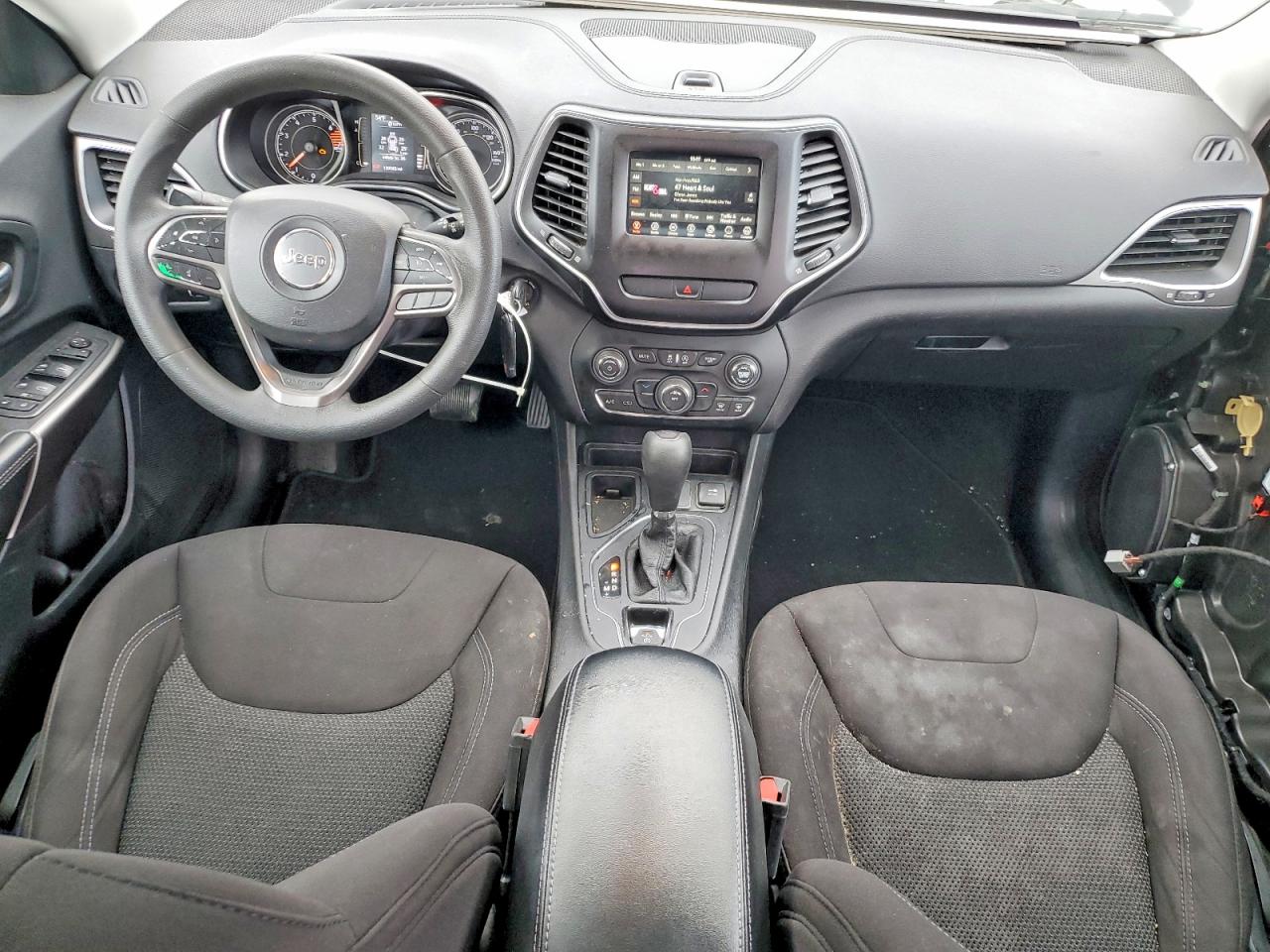 2019 JEEP CHEROKEE LATITUDE photo 8