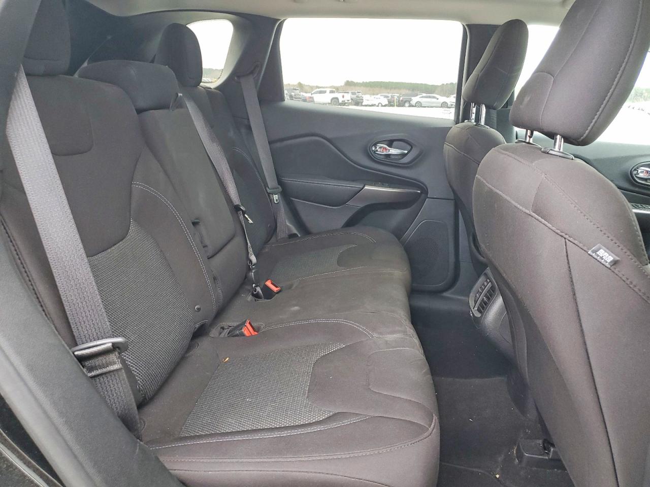 2019 JEEP CHEROKEE LATITUDE photo 11