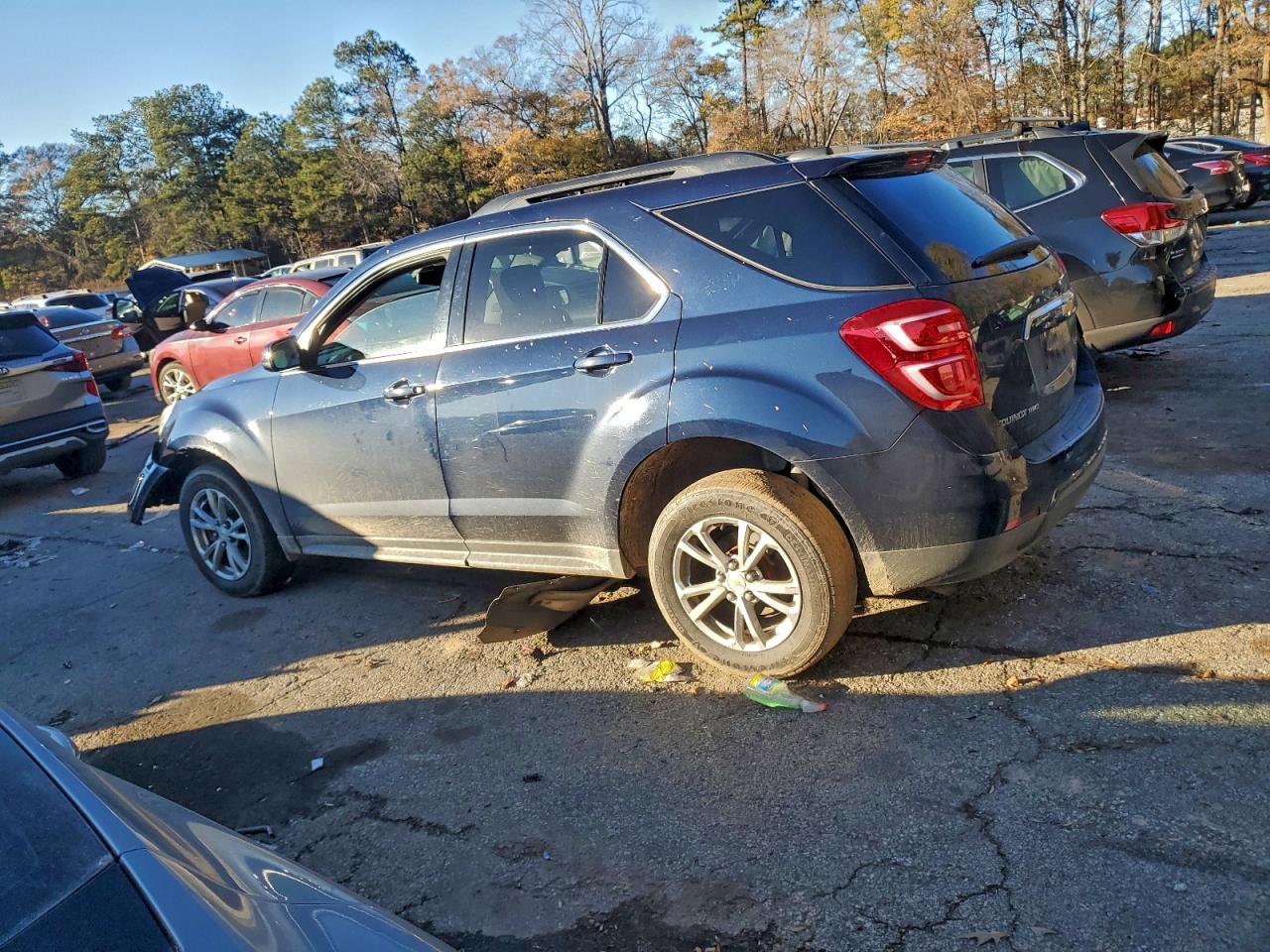 2017 CHEVROLET EQUINOX LT photo 2