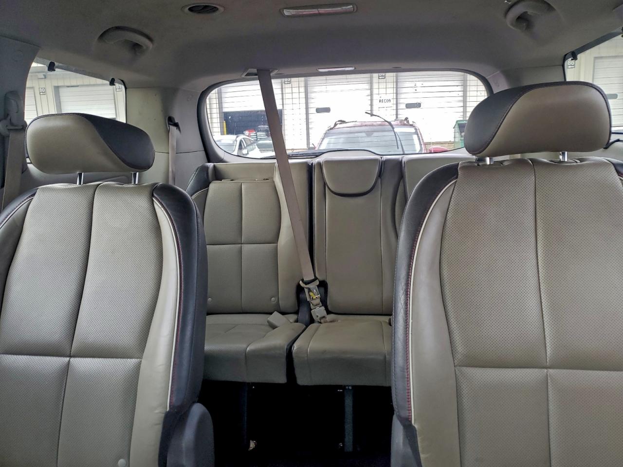 2017 KIA SEDONA LX photo 10