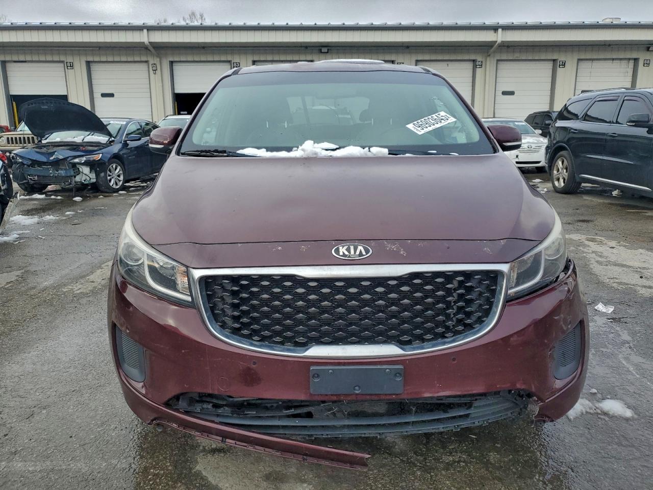 2017 KIA SEDONA LX photo 5