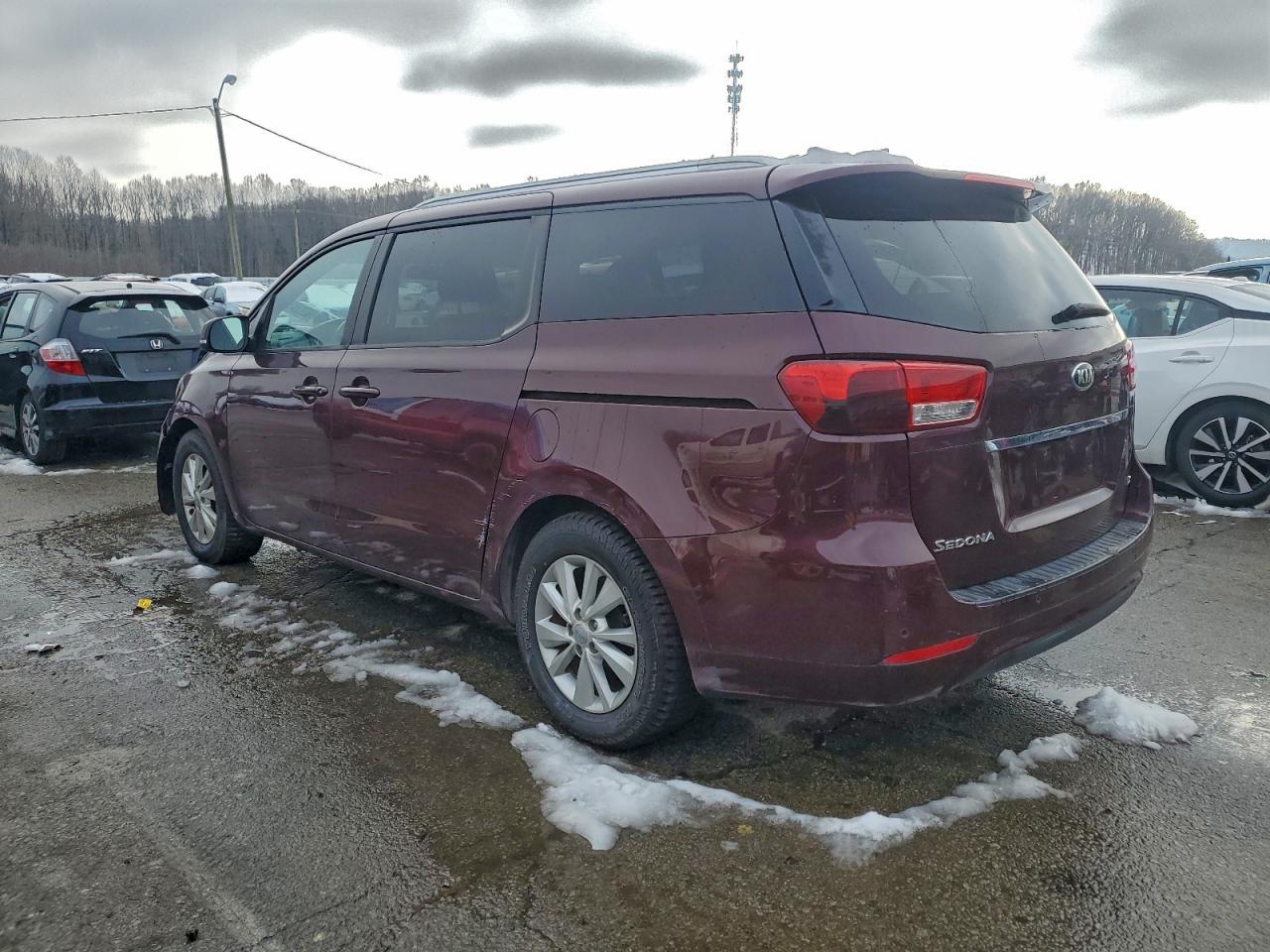 2017 KIA SEDONA LX photo 2