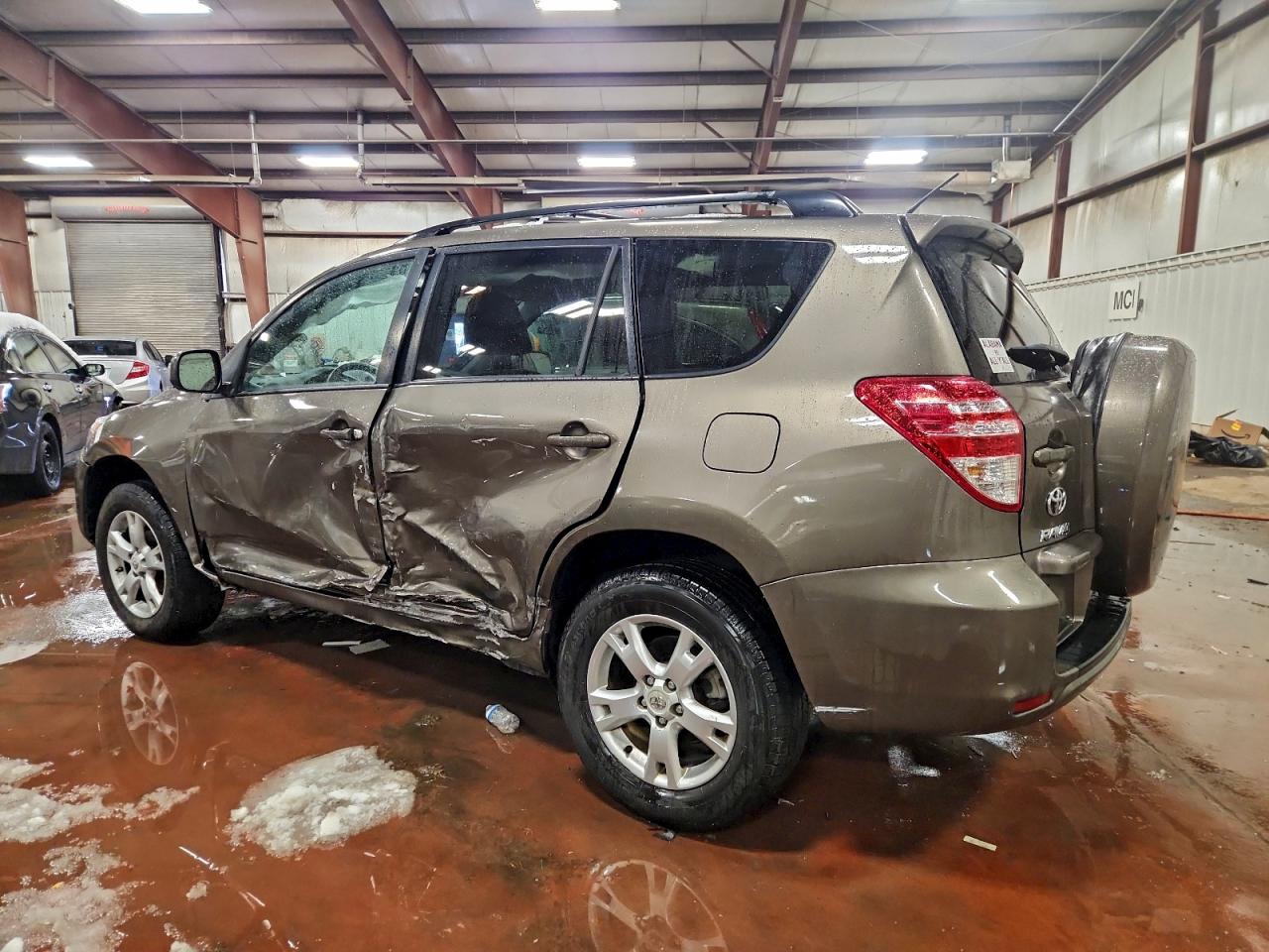 2011 TOYOTA RAV4 photo 2