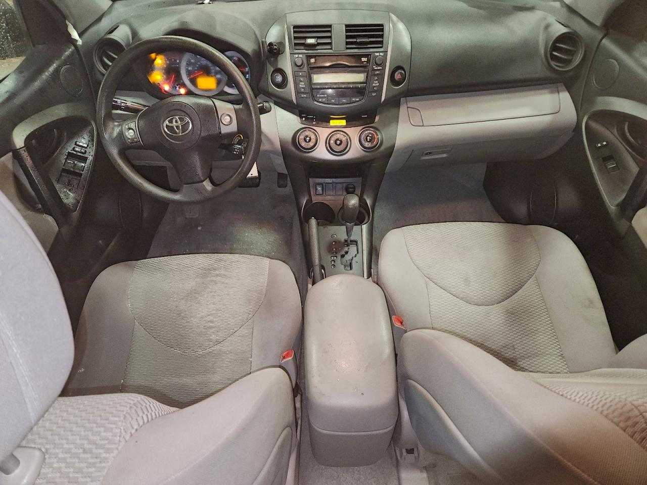 2011 TOYOTA RAV4 photo 8
