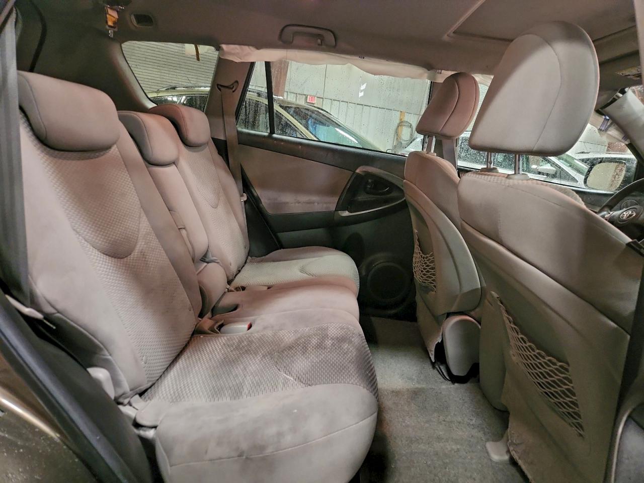 2011 TOYOTA RAV4 photo 11