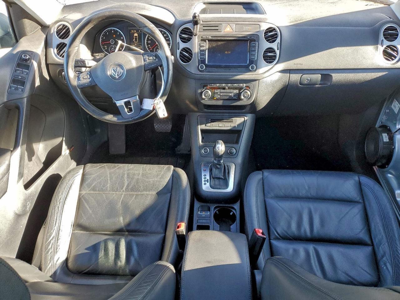 2011 VOLKSWAGEN TIGUAN S photo 8