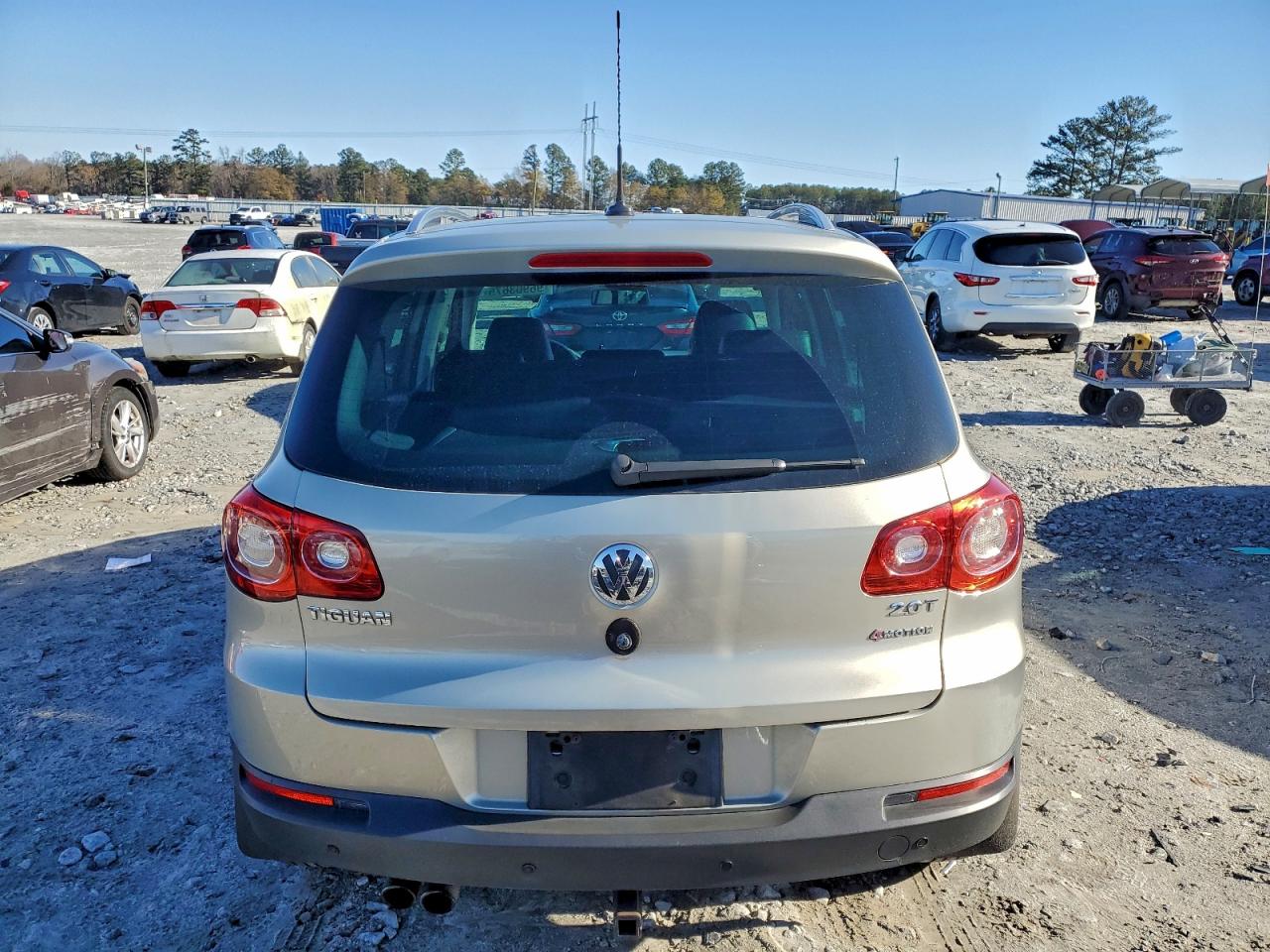 2011 VOLKSWAGEN TIGUAN S photo 6