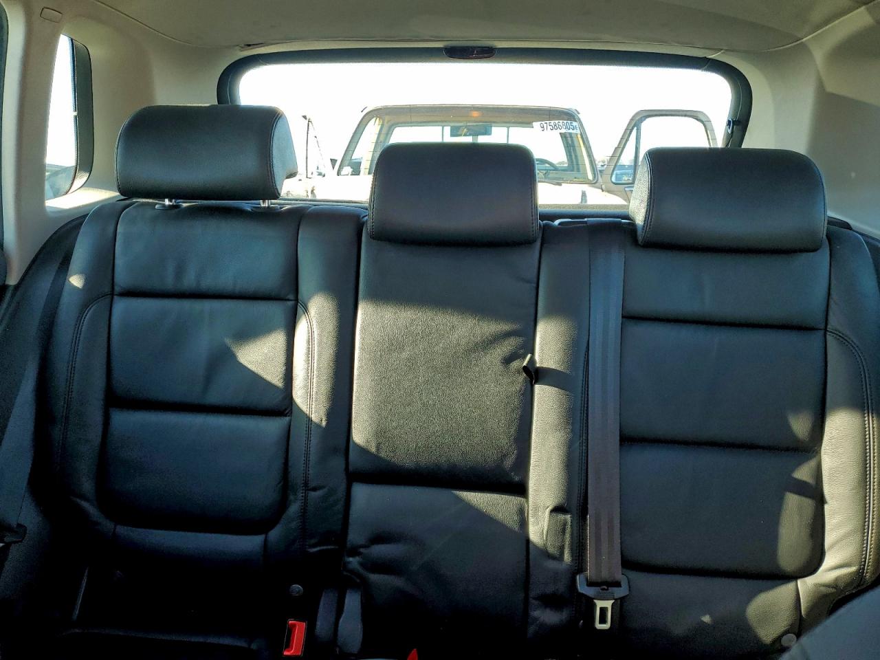 2011 VOLKSWAGEN TIGUAN S photo 10