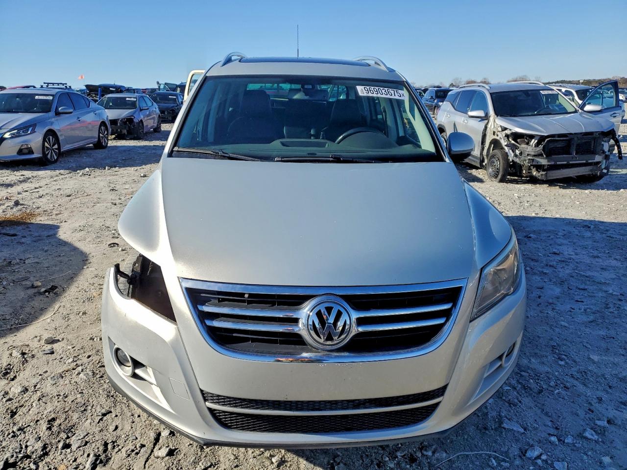 2011 VOLKSWAGEN TIGUAN S photo 5