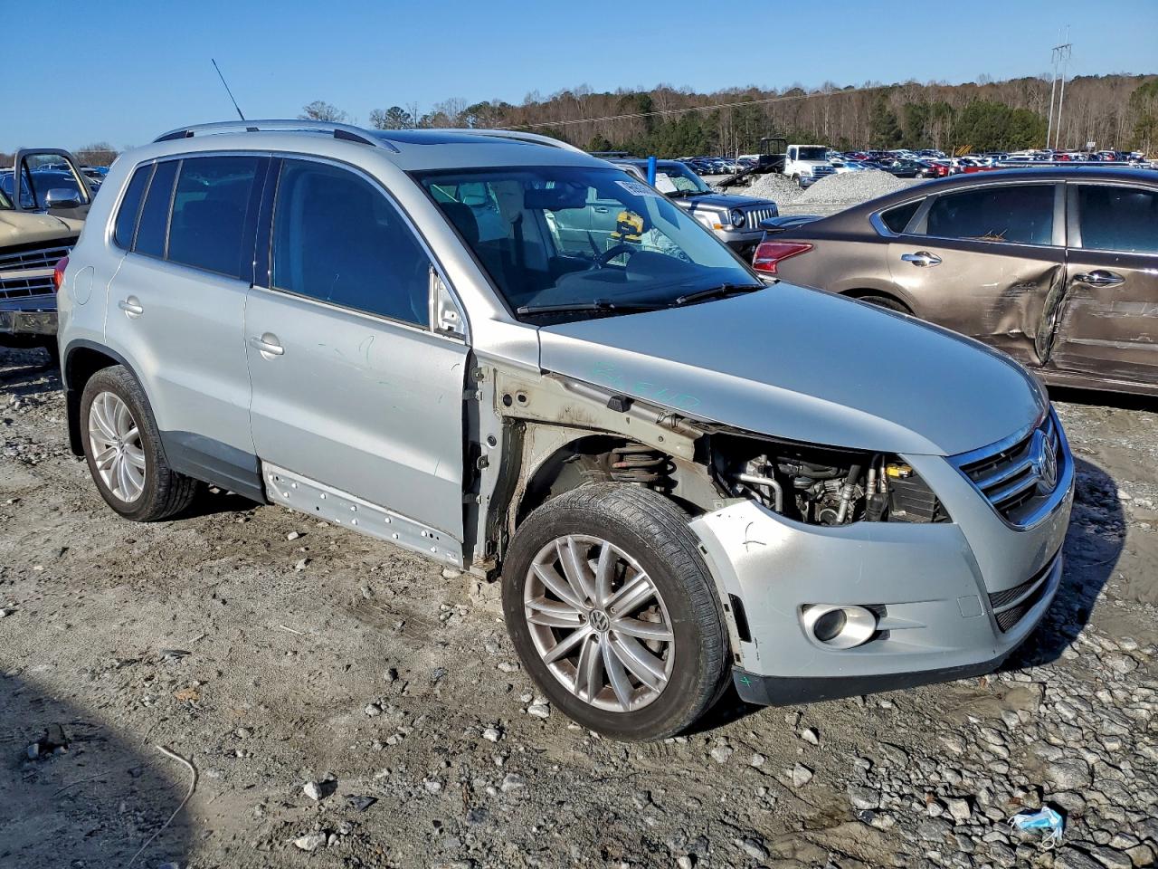 2011 VOLKSWAGEN TIGUAN S photo 4