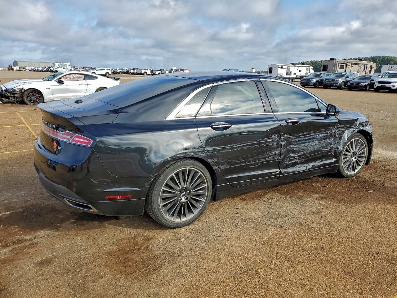2015 LINCOLN MKZ photo 3