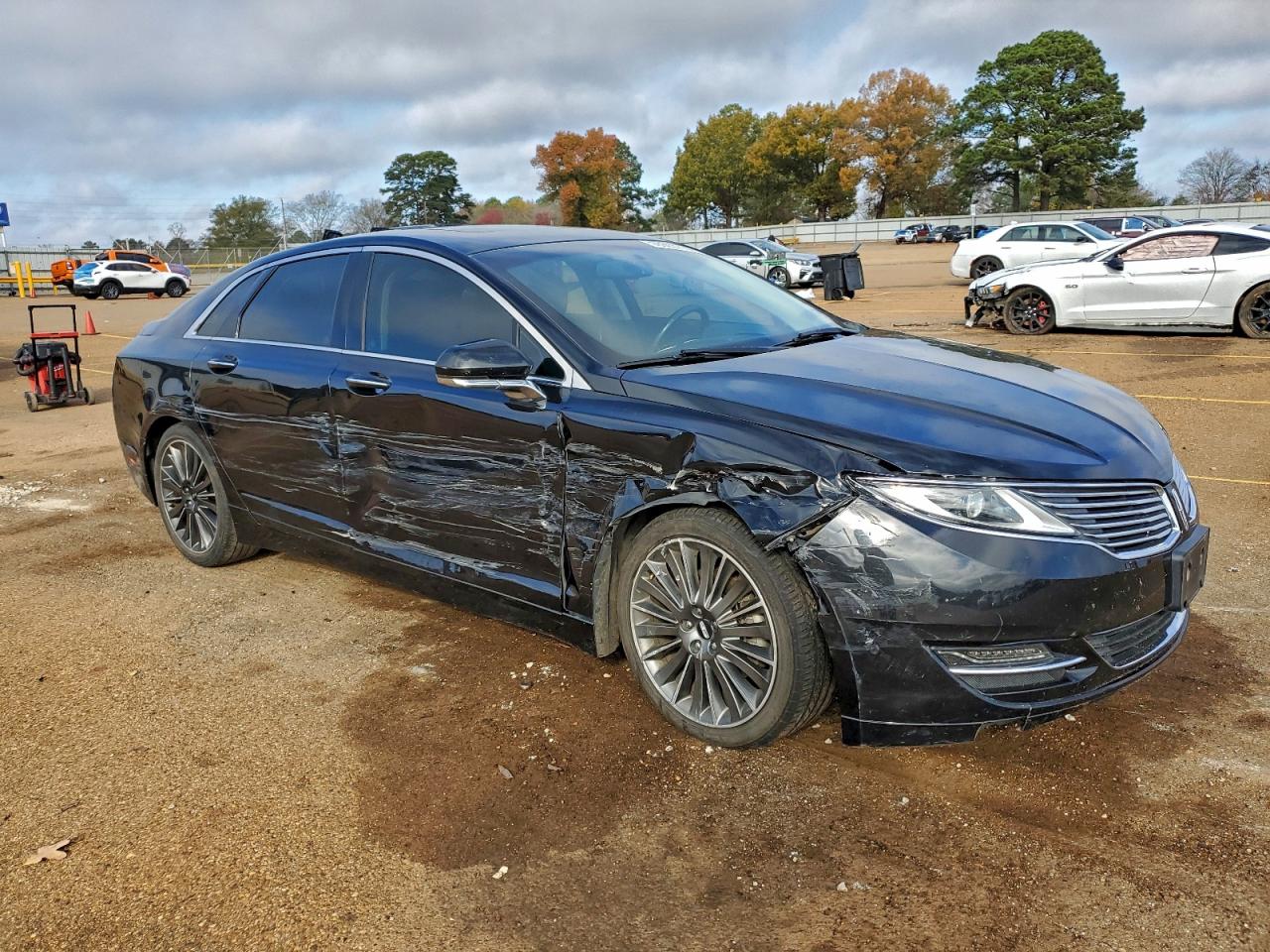 2015 LINCOLN MKZ photo 4