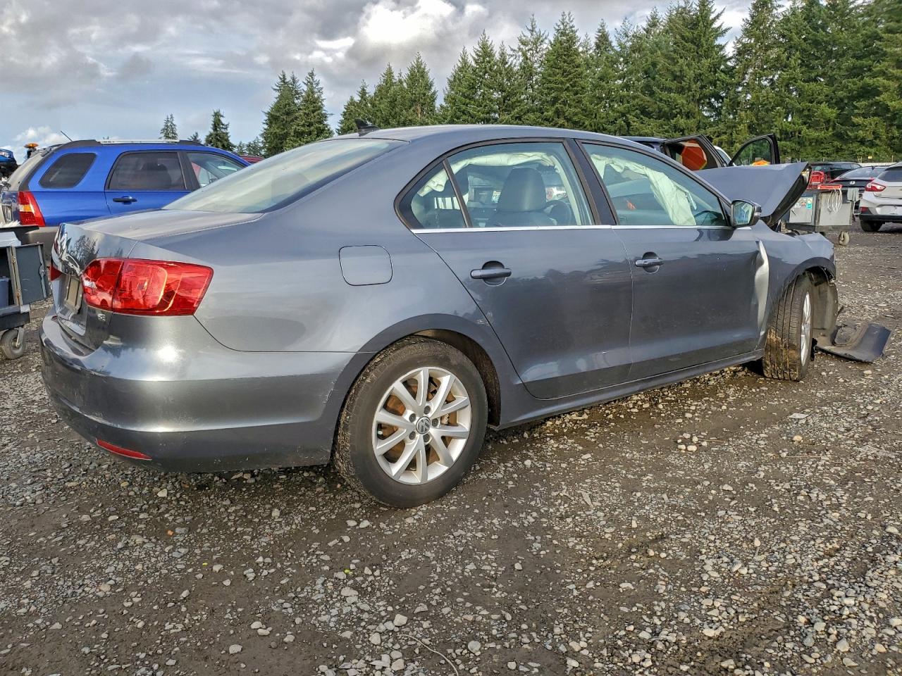 2014 VOLKSWAGEN JETTA SE photo 3