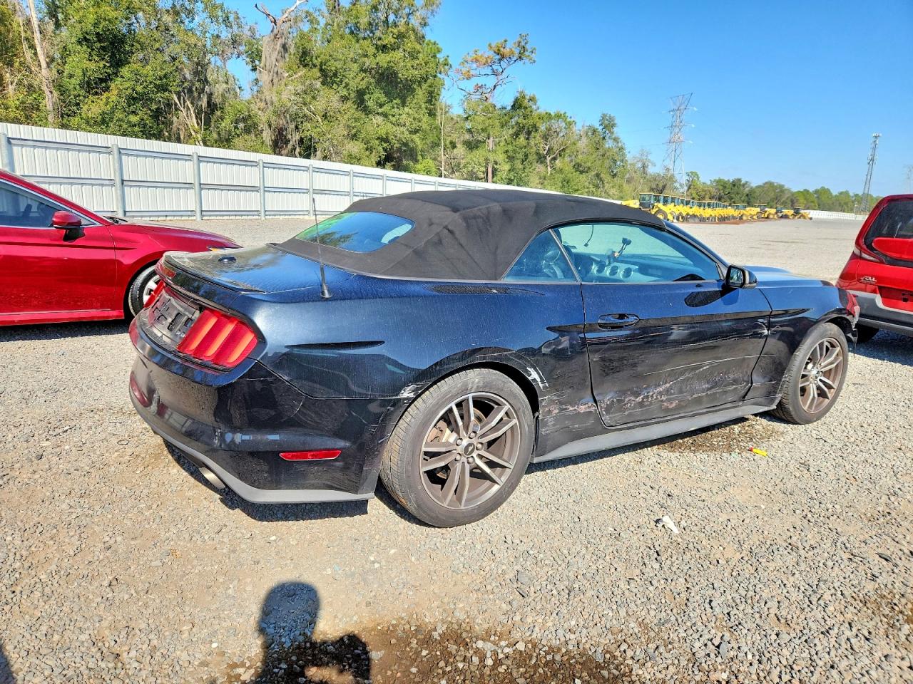 2017 FORD MUSTANG photo 3